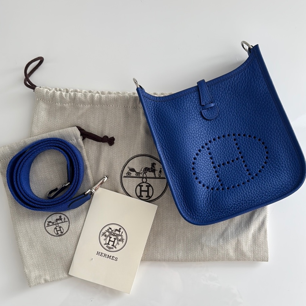 Hermès Blue Evelyn TPM Crossbody Bag 
💯% Authentic